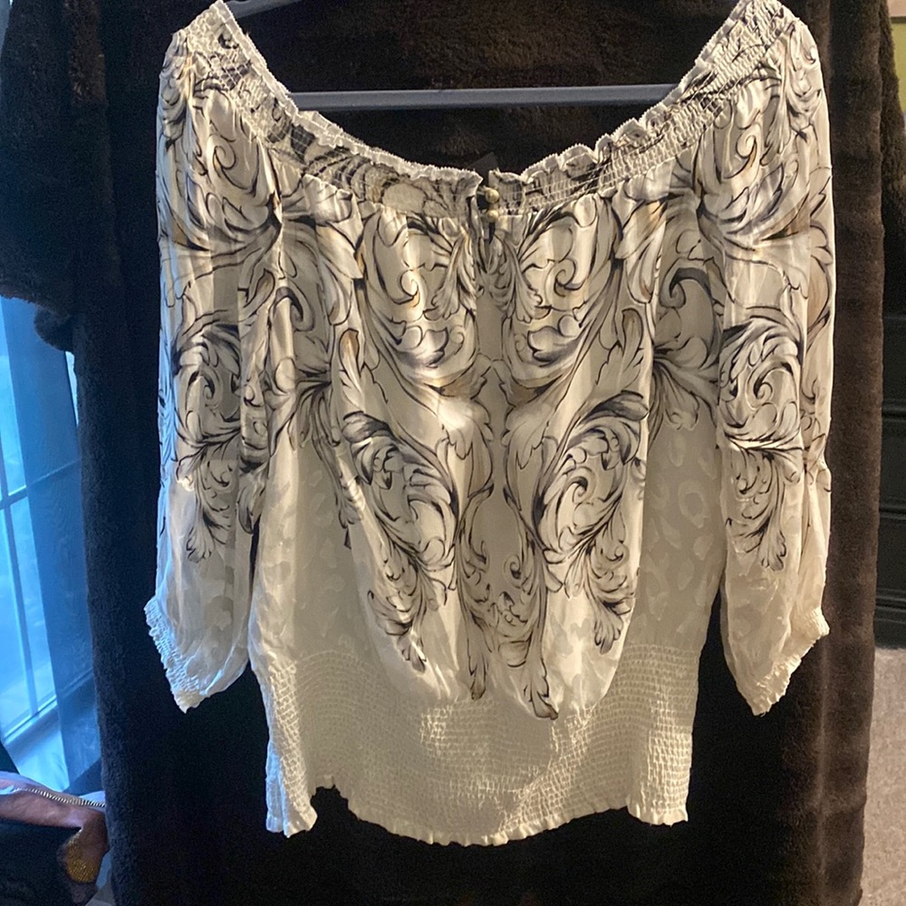 Perfect blouse for the Holidays!